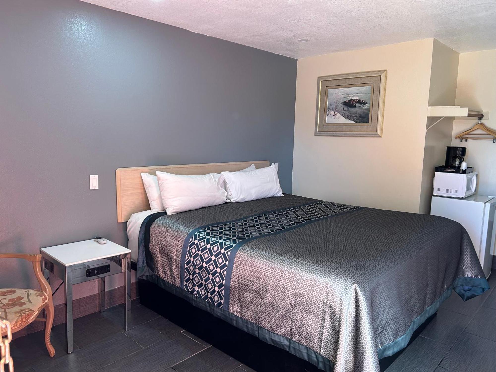 California Inn Hotel And Suites Adelanto Us 395 מראה חיצוני תמונה