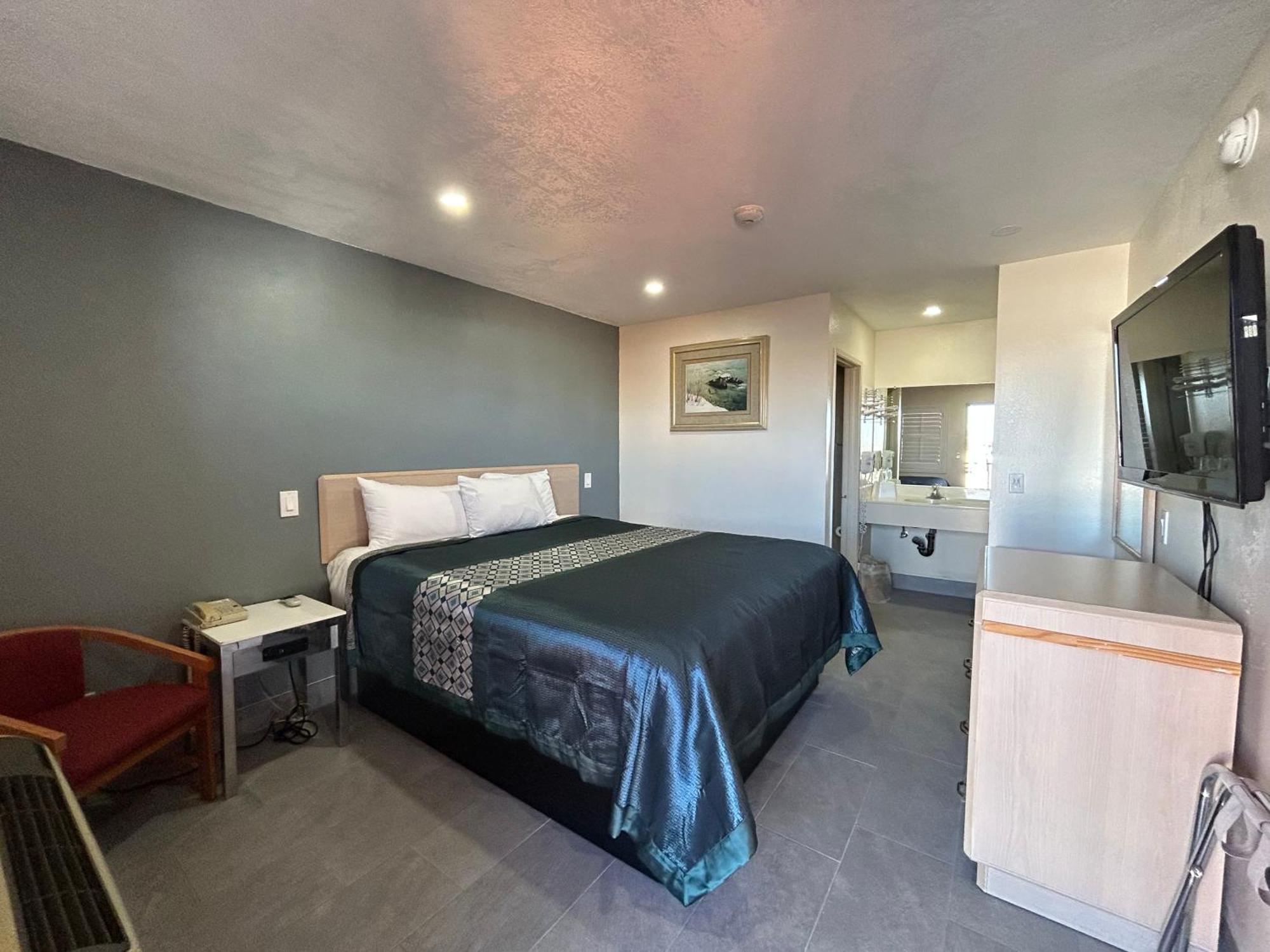 California Inn Hotel And Suites Adelanto Us 395 מראה חיצוני תמונה