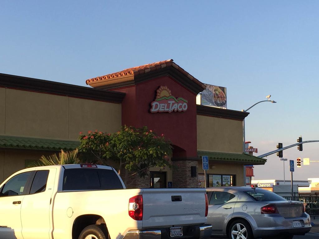 California Inn Hotel And Suites Adelanto Us 395 מראה חיצוני תמונה