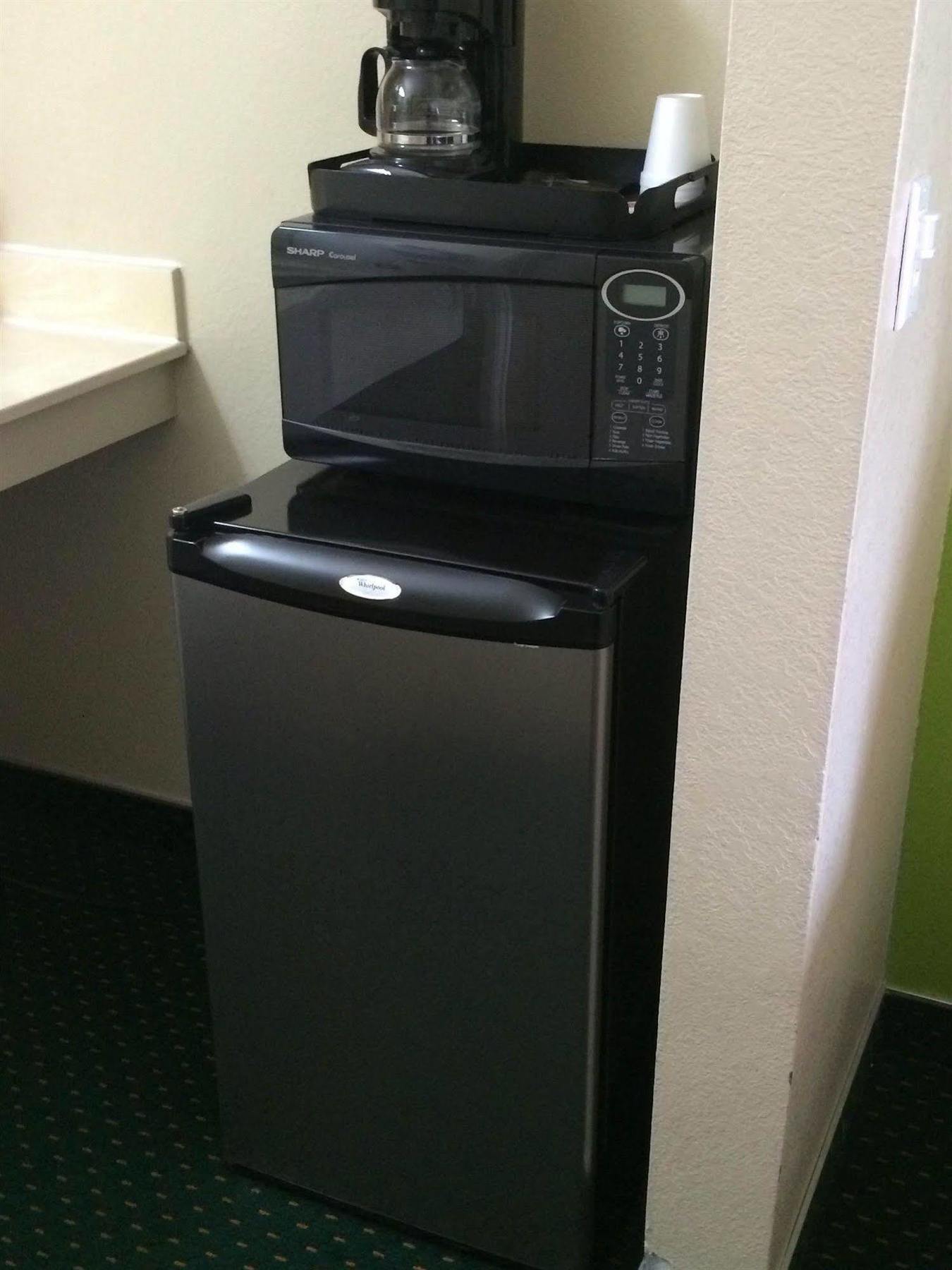California Inn Hotel And Suites Adelanto Us 395 מראה חיצוני תמונה